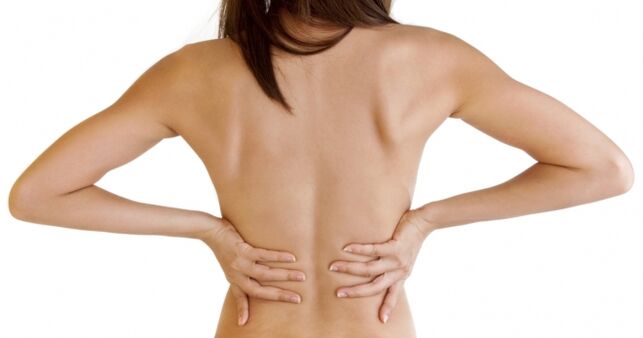 A mellkasi osteochondrosis jellegzetes tünete a hátfájás